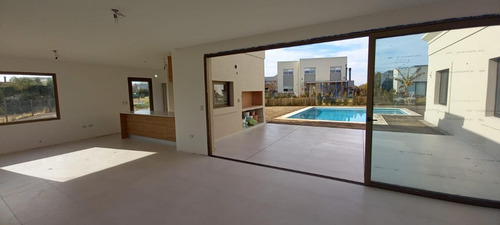 Imagen 7 de 20 de Hermosa Casa En El Canton