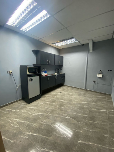 Imagen 14 de 30 de #@edificio En Venta Zona Oste Barquisimeto Con Oficinas Y Apartamentos Fgr 23-4060#@
