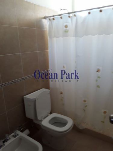 Imagen 10 de 22 de A Pasos Del Mar. Amplia, Piscina - Loto De Cristal