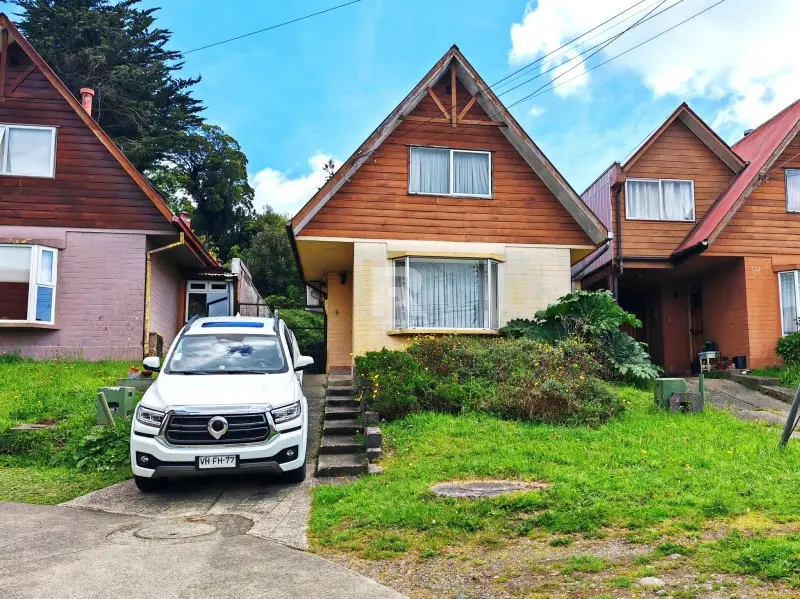 Imagen 2 de 20 de Casa Cercana A Colegios Y Clinica En Barrio Germania