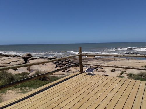 Imagen 5 de 15 de Cabaña Frente Al Mar - Las Rocas 2