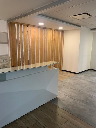 1.725 M2 Completamente Habilitados / Metro P. De Valdivia