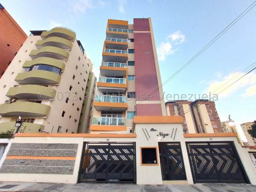 Espectacular Apartamento En Venta El Bosque 24-12029 Nela