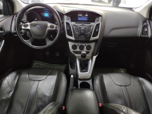 Imagem 4 de 9 de Ford Focus Sedan Se 1.6 16v Tivct Flex Manual