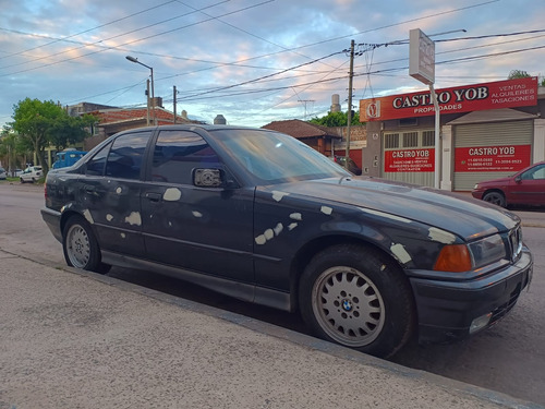 BMW Serie 3 2.0 318is Sedan