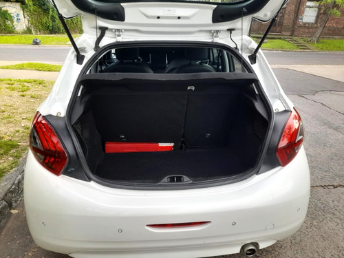 Peugeot 208 1.6 Urban Tech