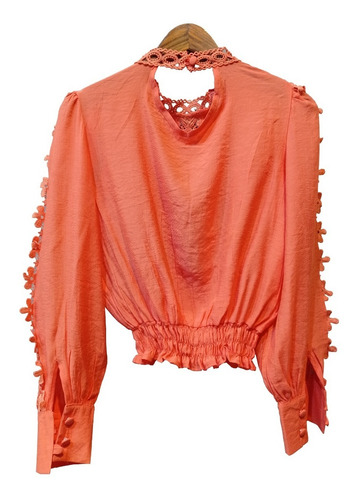 Imagem 2 de 2 de Blusa Manga Longa Com Guipir Lastex