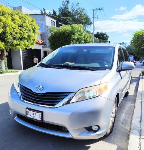Toyota Sienna Xle Piel At