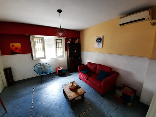 Imagen 6 de 16 de Venta Casa Lanus Centro 3 Ambientes 1 Cochera Sin Expensas Con Camaras De Seguridad