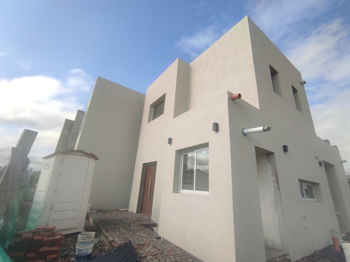 Imagen 3 de 13 de Casa En Venta Ubicado En Santa Lucia, Pilar Del Este, G.b.a. Zona Norte