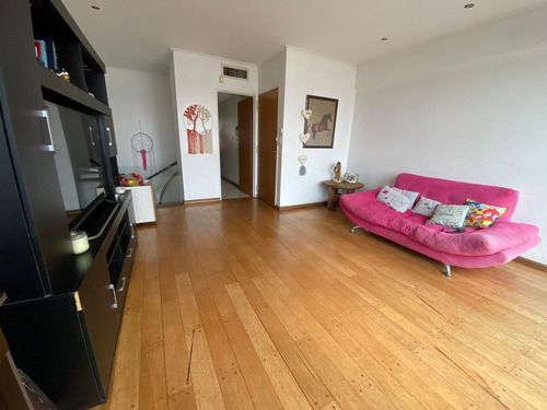 Imagen 2 de 30 de Departamento De 2 Dormitorios En Venta Con Cochera Frente Al Rio Centro Rosario