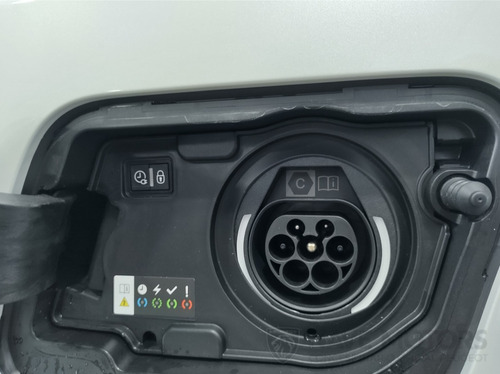 Imagen 7 de 23 de Peugeot 3008 Hybrid4