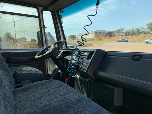 Imagem 7 de 11 de Ford Cargo 816 S