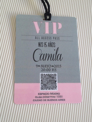 Invitaciones 15 Años Vip Simil Pvc C/mensaje En Qrcode X10