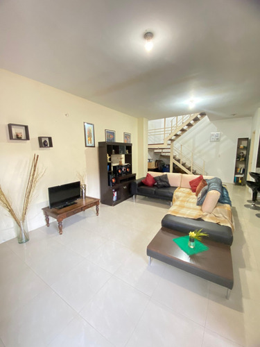 Guatire Town House Doral
