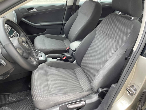 Imagen 6 de 11 de Volkswagen Jetta 2013 2.5 Style Active Mt