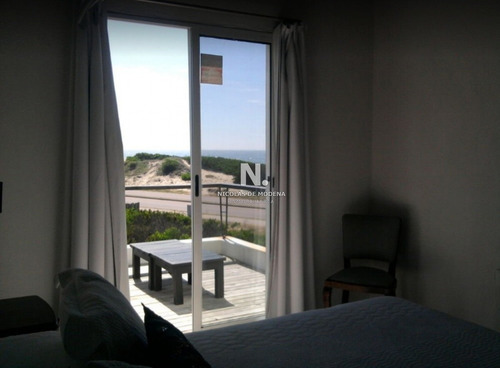 Hermosa Posada Con Vista Al Mar Y Piscina En La Barra!- Ref: 2587