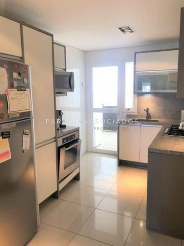 Departamento De 2 Dormitorios En Torre Aquarela, Mansa, Punta Del Este-ref:278
