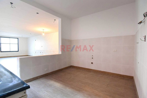 Venta Hermosa Casa 6 Amb En Barracas Con Cocheras