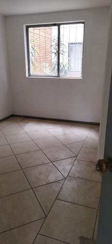 Imagen 4 de 6 de Depto- Pasos Metro Salvador Tres Dormitorios Tres Baños