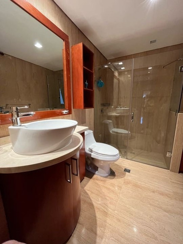 Imagen 19 de 23 de Venta Apartamento Dúplex 480 M2 4h+s/5b+s/5p Los Chorros