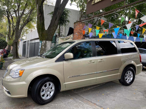Imagen 3 de 15 de Chrysler Town & Country 2011 3.6 Touring At