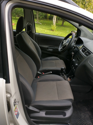 Volkswagen Suran 1.6 Trendline 11b 2012