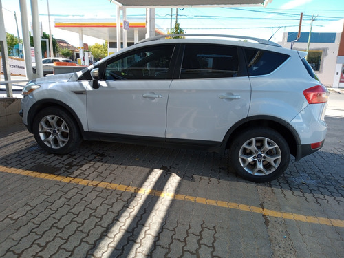 Ford Kuga 2.5 Titanium At 4x4 L (ku05)