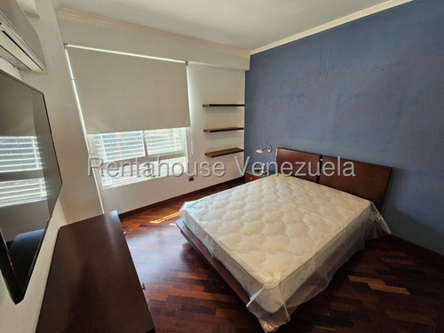 Estupendo Y Amplio Apartamento En Alquiler Con Inmejorable Ubicación La Tahona