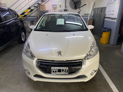 Ginza. Peugeot 208 Allure 1.5n Touchscreen 2016