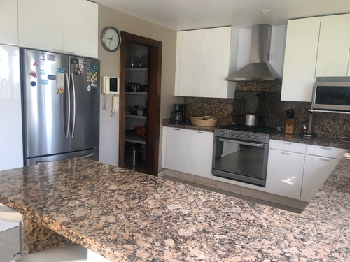 Imagen 10 de 26 de Acogedora Casa En Venta En Calle Cerrada Con Vigilancia