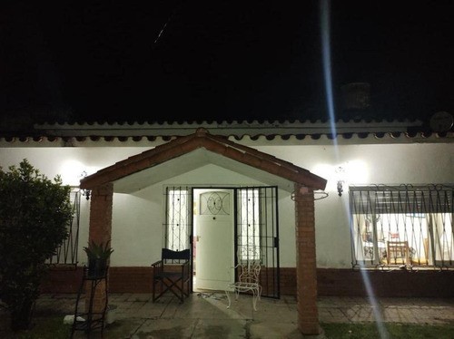Casa En Venta - 3 Dormitorios 2 Baños 5 Cocheras - 450mts2 - Santa Teresita