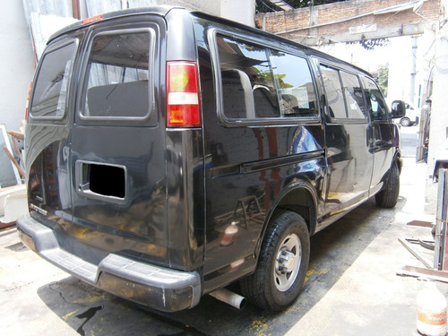 Chevrolet Express 2013 12 Pasajeros Negra