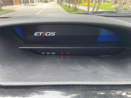 Imagen 8 de 15 de Toyota Etios 1.5 M/t