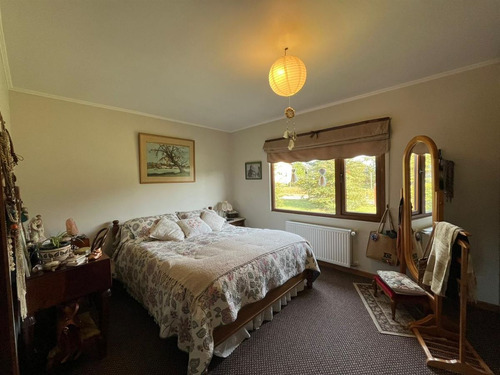 Casa En Venta De 5 Dorm. Más Quincho En Puerto Varas