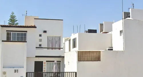 Casa En Venta, Recuperación Bancaria, Col. Santuarios Del Cerrito, Correguidora, Queretaro. Laab2