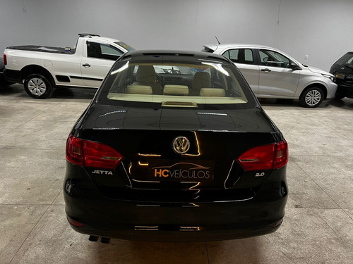 Volkswagen Jetta 2.0 Comfortline Flex 4p Automática