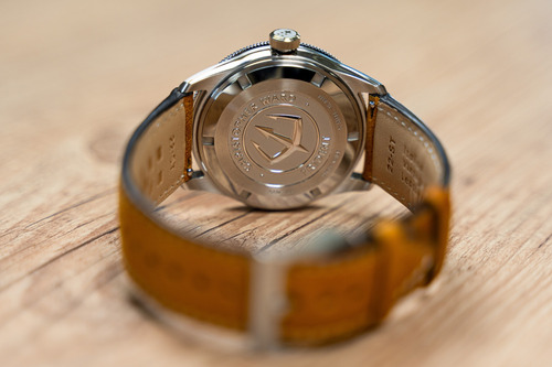Relógio Christopher Ward C65 Trident Vintage Dive Mechanical Marrom