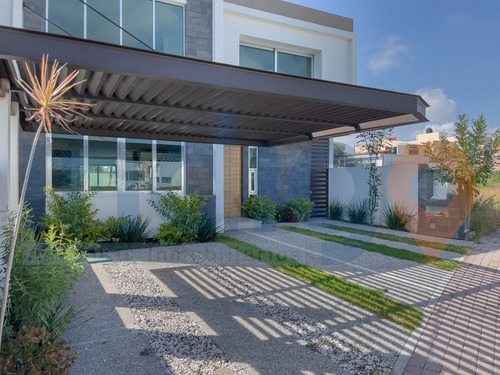 Imagen 3 de 30 de Casa Nueva En Venta En Colinas De Juriquilla Frente A Área V