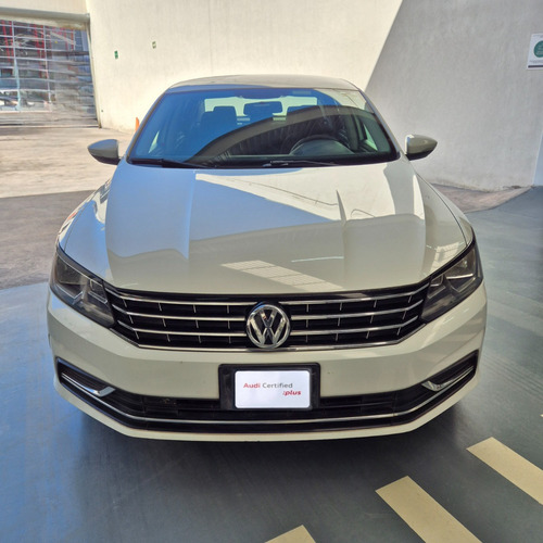 Volkswagen Passat 2.5 Comfortline At