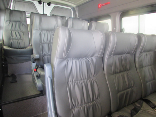 Imagem 4 de 14 de Renault Master Executiva 2022 Com Acessibilidade