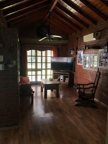 Imagen 4 de 13 de Hermosa Casa Con Parque Y Pileta En El Trebol