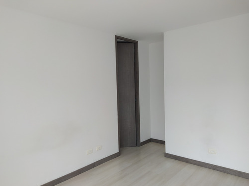 Imagen 4 de 8 de Arriendo Apartamento En Envigado-camino Verde