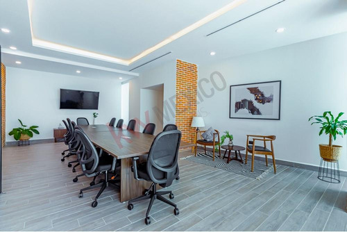 Oficna En Venta En Humana Workcenter, Playa Del Carmen.