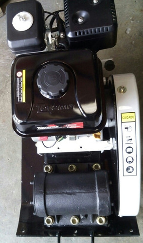 Imagen 2 de 6 de Compactadora Tipo Rana Marca Toyama Motor A Gasolina Toyama