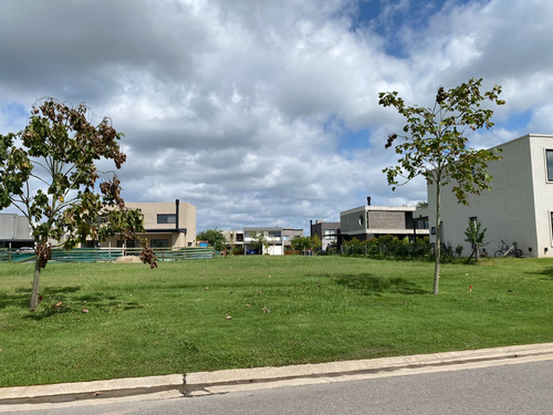 Lote En Venta Con Proyecto Aprobado