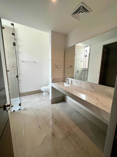 Imagen 17 de 30 de Casa En Fuentes Del Valle En Venta