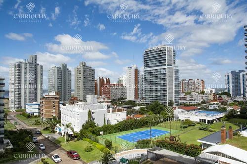 Apartamento En Venta De 3 Dormitorios En Forest Tower , Punta Del Este