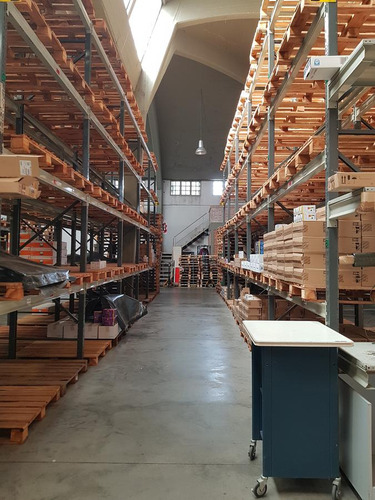Depósito De 1150 M2 Cubiertos,ideal Logistica, A Mts De Estacion De Tren