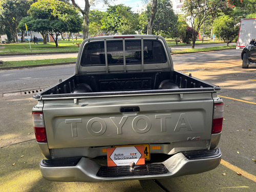 Toyota Hilux 2.4 Et